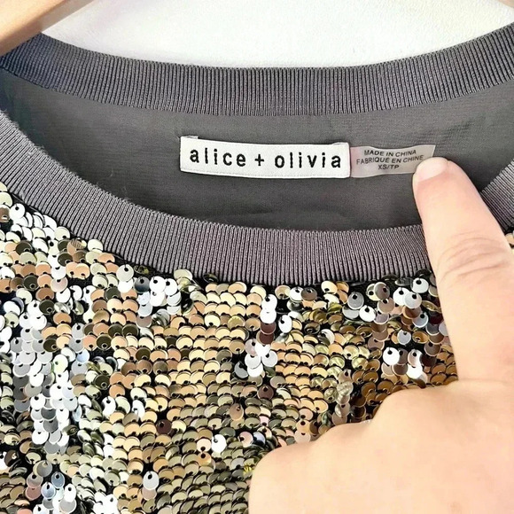 Alice + Olivia Sequin Cropped Embellished Metallic Long Sleeve Sweatshirt Sz XS - Picture 5 of 9
